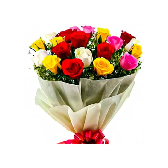 Elegante ramo de rosas rojas, amarillas, blancas y rosadas, envueltas en celofan blanco, atado con cinta roja. islagrande.com