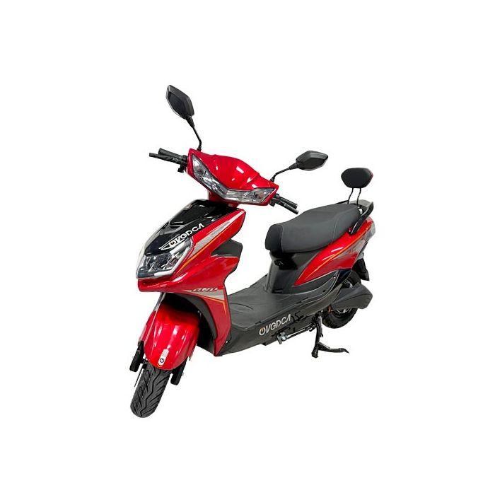 Vista oblicua de una elegante moto electrica roja, marca VEDCA, de 2 plazas, nueva y atrayente. islagrande.com